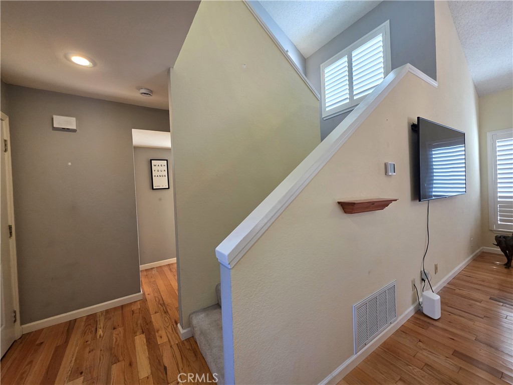 11 Alameda Park Property Photo 17