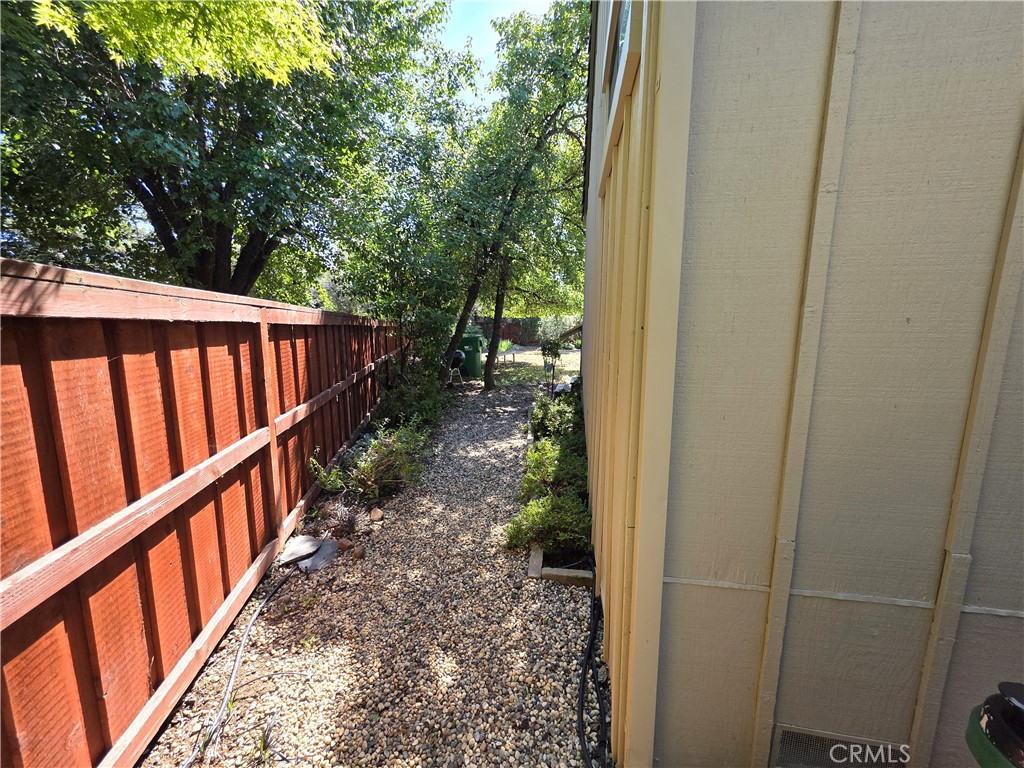 11 Alameda Park Property Photo 27