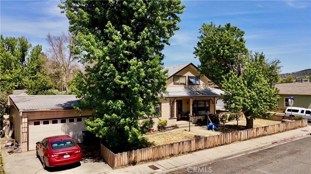602 Lane St Property Photo 4