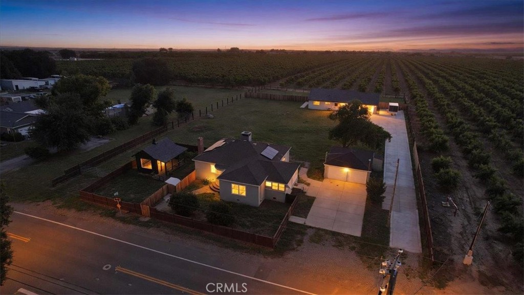 1102 1112 Barry Road Property Photo 1