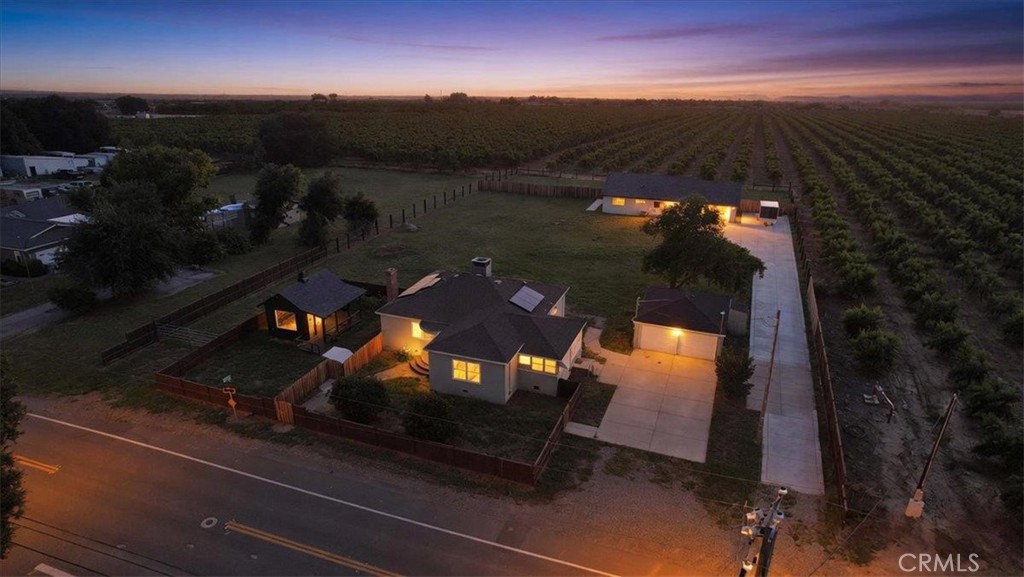 1102 1112 Barry Road Property Photo 1