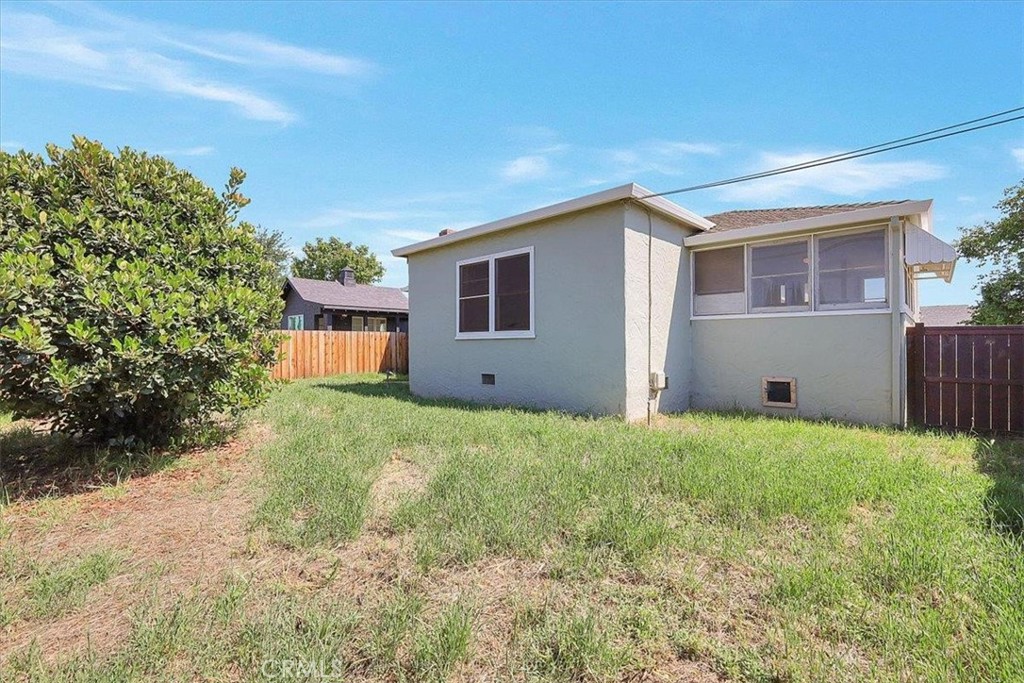 1102 1112 Barry Road Property Photo 4