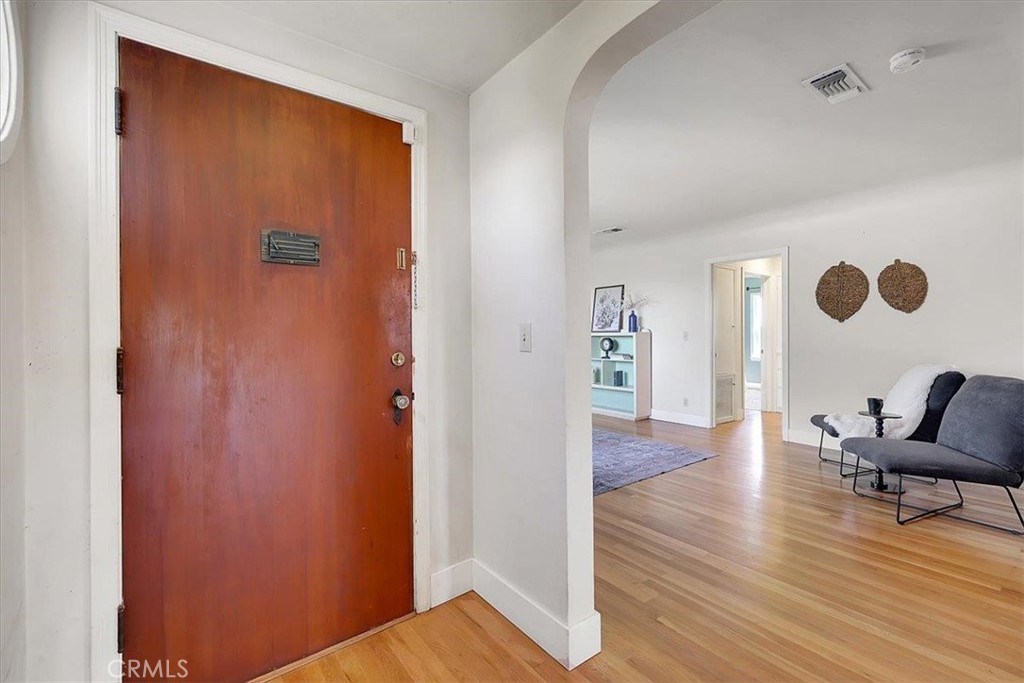 1102 1112 Barry Road Property Photo 7