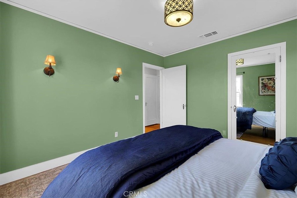 1102 1112 Barry Road Property Photo 14