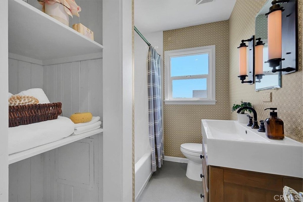 1102 1112 Barry Road Property Photo 15