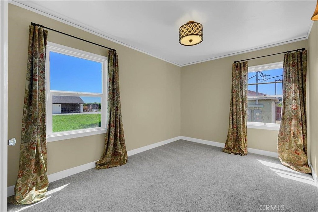 1102 1112 Barry Road Property Photo 18