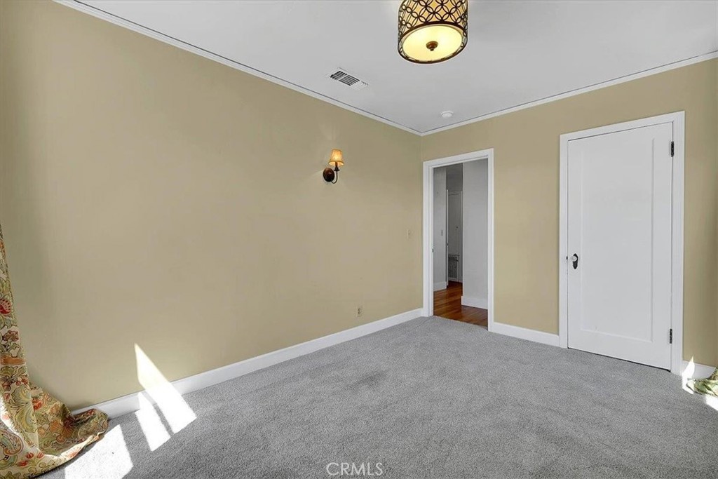1102 1112 Barry Road Property Photo 19
