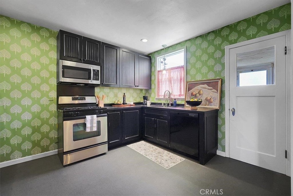 1102 1112 Barry Road Property Photo 22