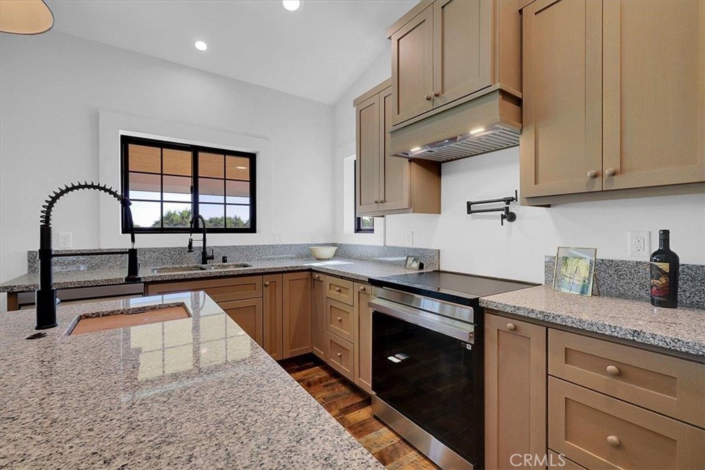 1102 1112 Barry Road Property Photo 53