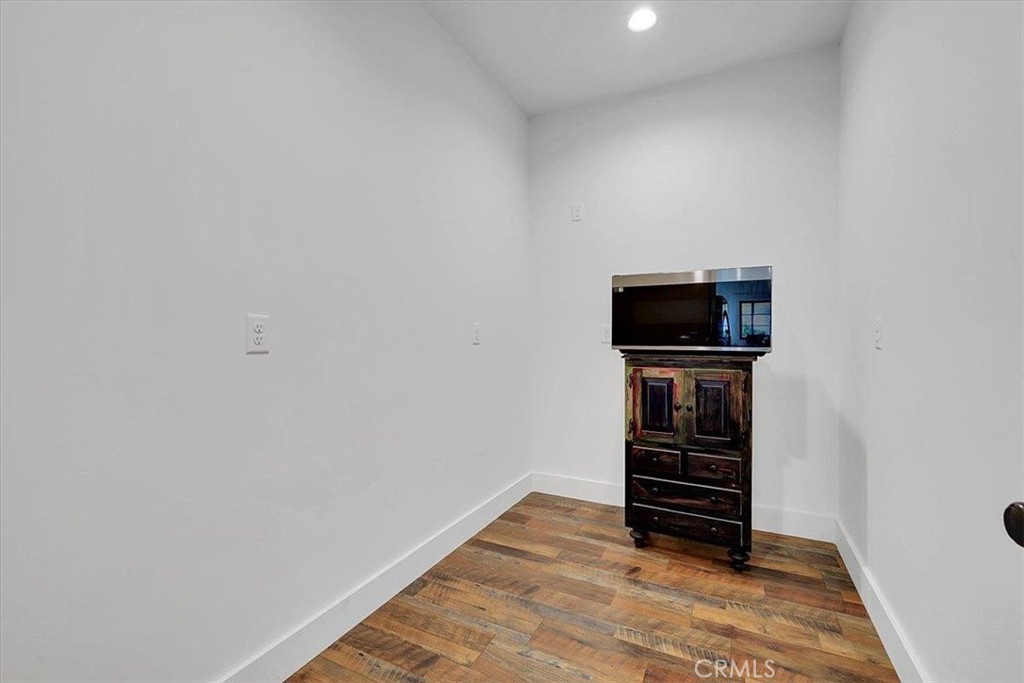 1102 1112 Barry Road Property Photo 57