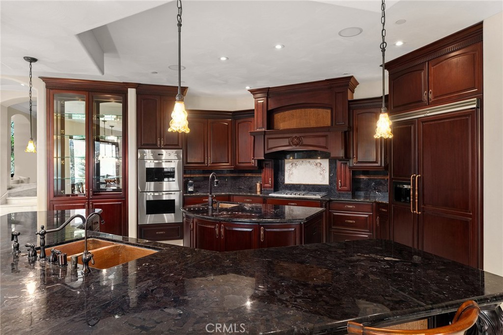 876 Whispering Winds Property Photo 22