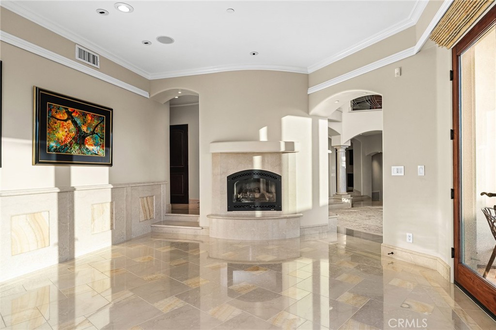 876 Whispering Winds Property Photo 28
