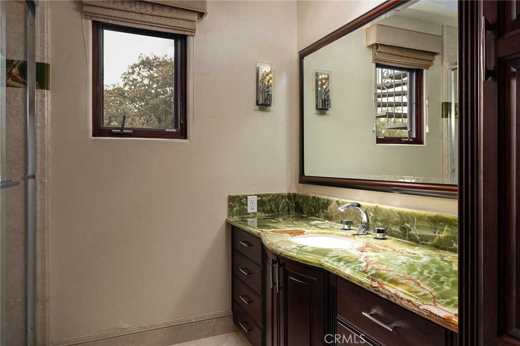 876 Whispering Winds Property Photo 34