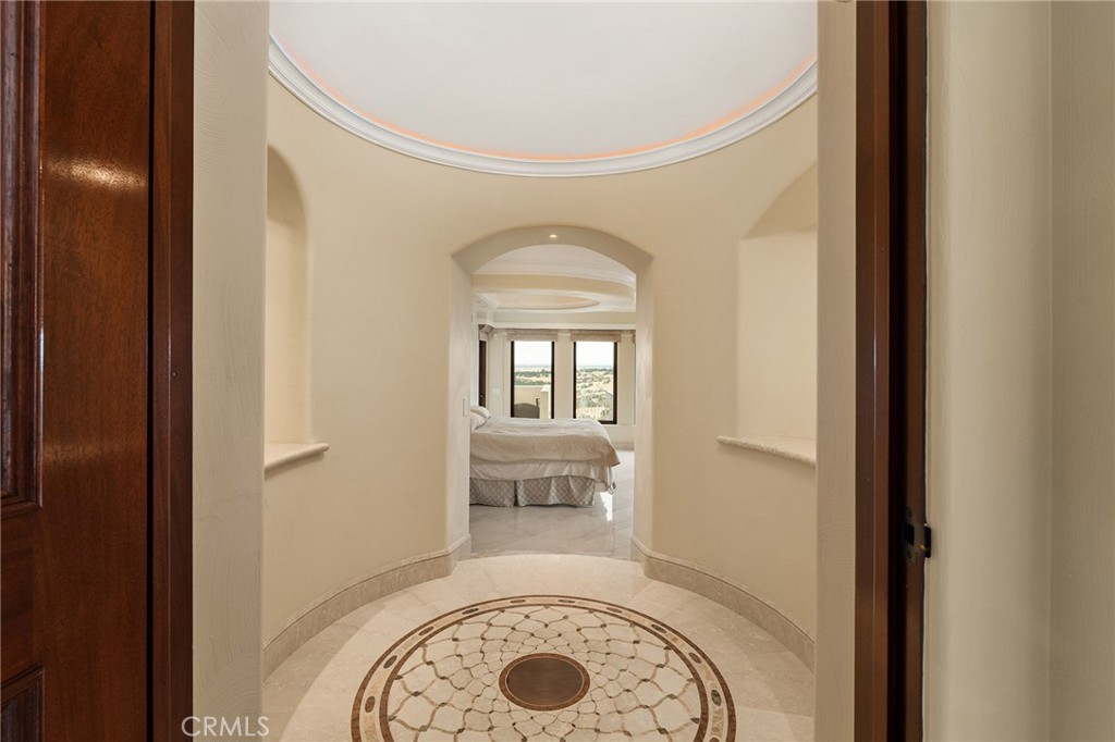 876 Whispering Winds Property Photo 35