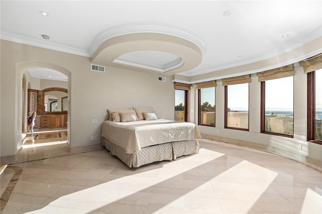 876 Whispering Winds Property Photo 43
