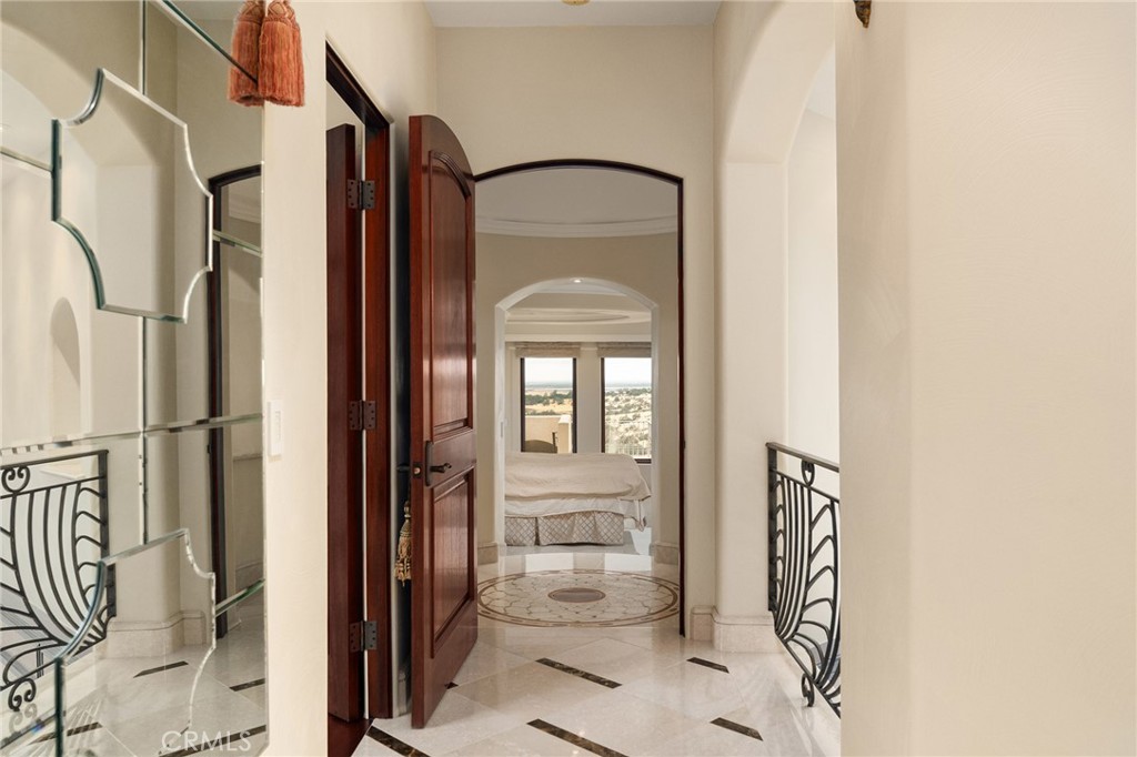 876 Whispering Winds Property Photo 47