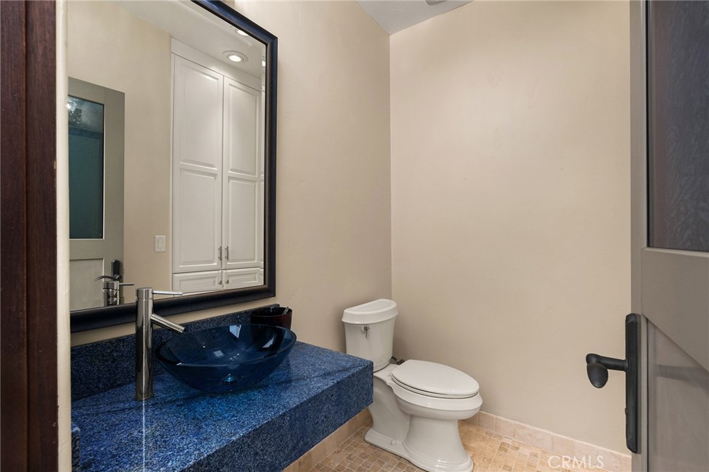 876 Whispering Winds Property Photo 48
