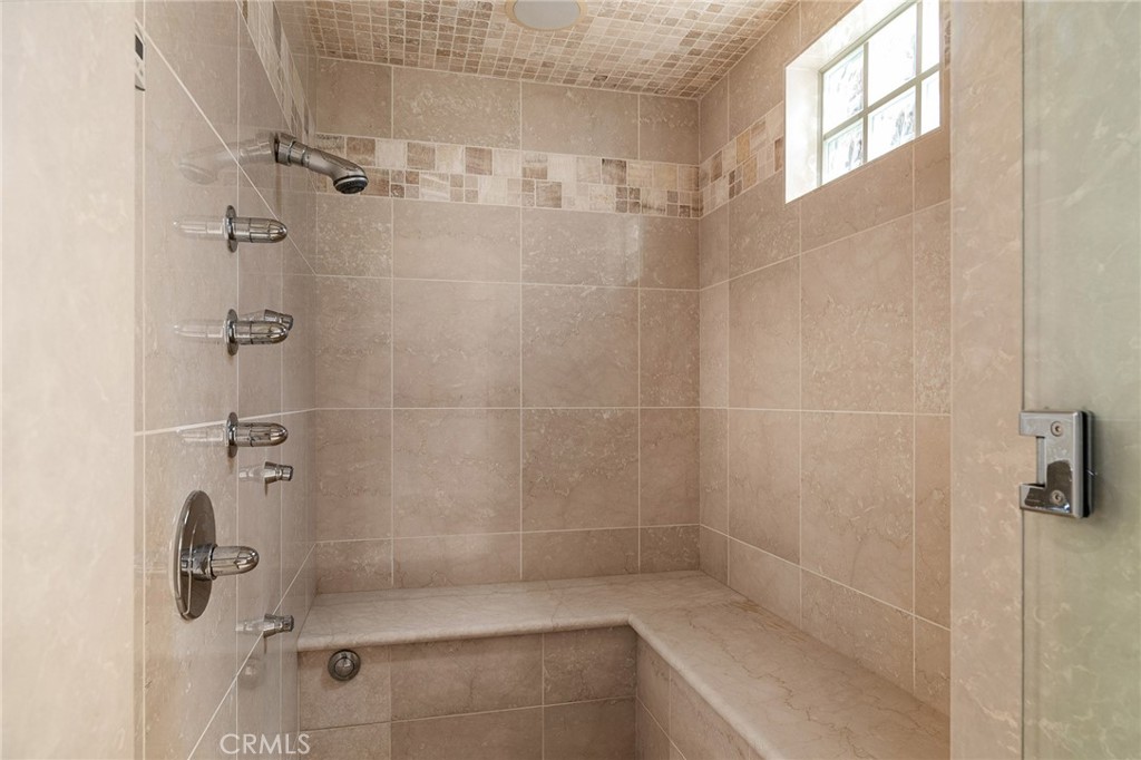 876 Whispering Winds Property Photo 49