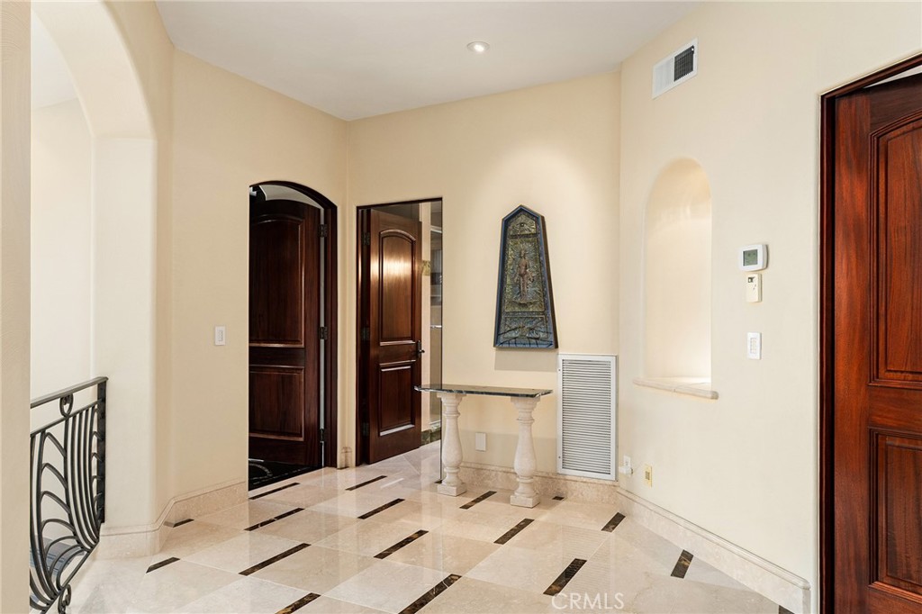 876 Whispering Winds Property Photo 51