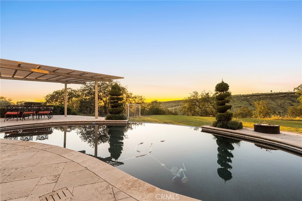 876 Whispering Winds Property Photo 66