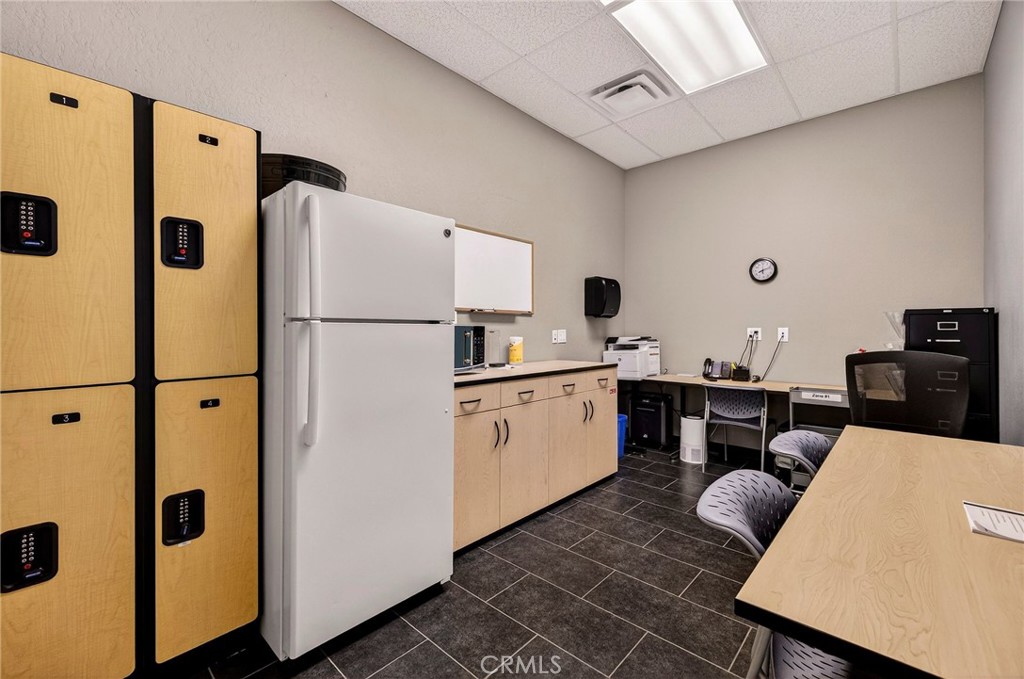 2201 Pillsbury 60/70 Property Photo 16