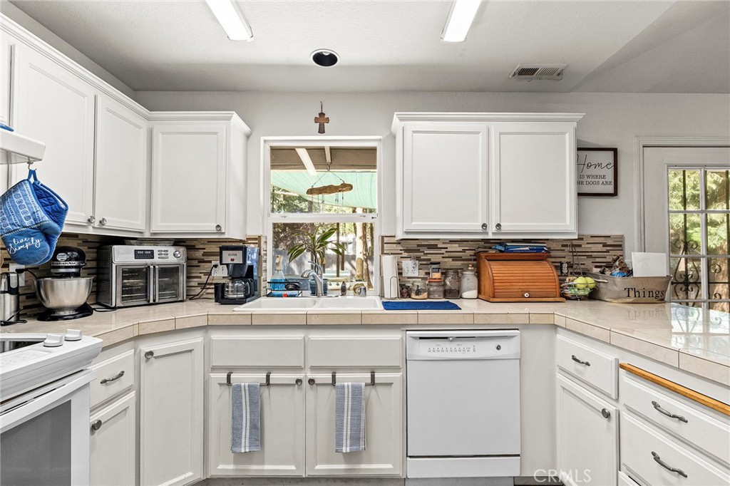 6122 Dana Circle Property Photo 13