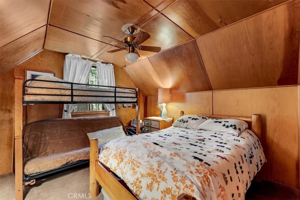 18129 Elm Way Property Photo 13