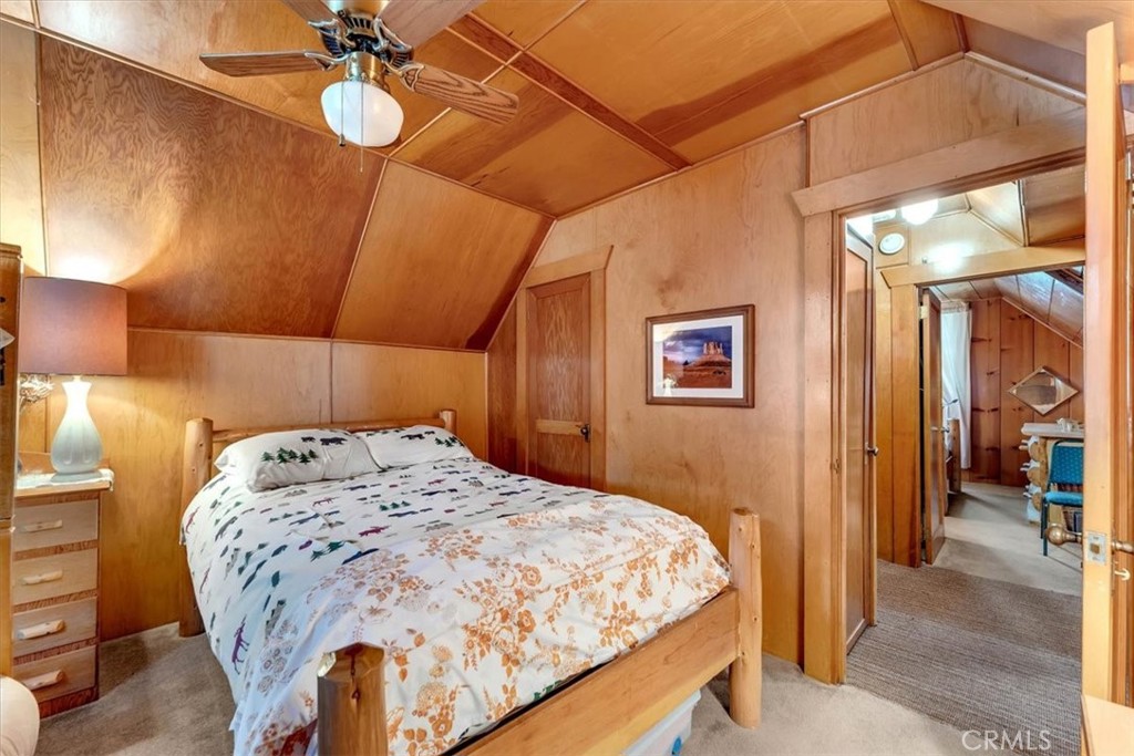18129 Elm Way Property Photo 14