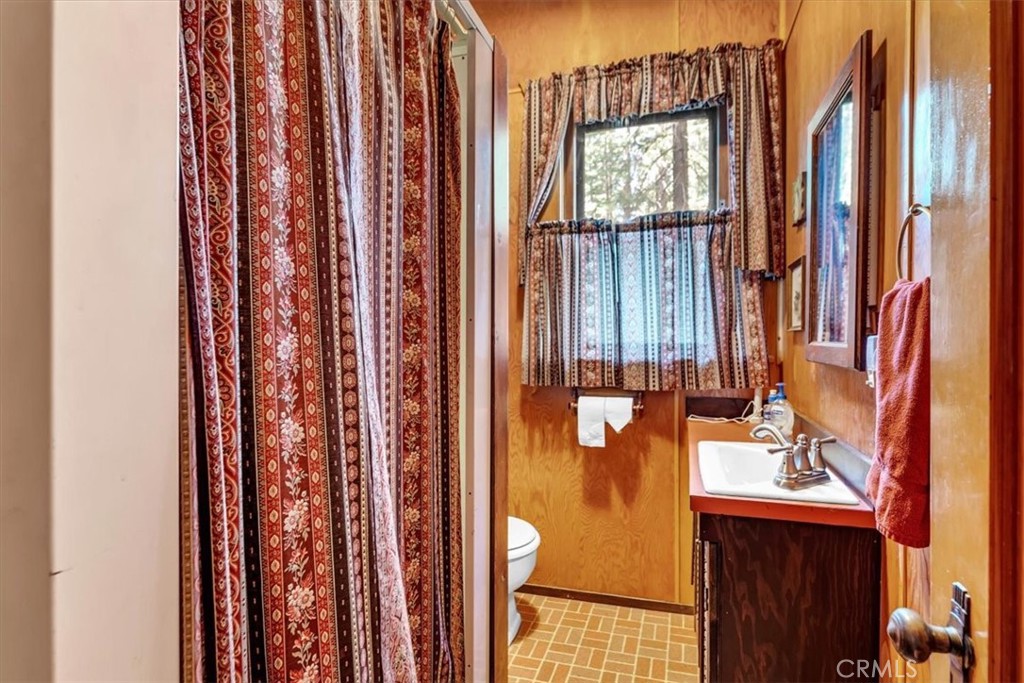 18129 Elm Way Property Photo 15