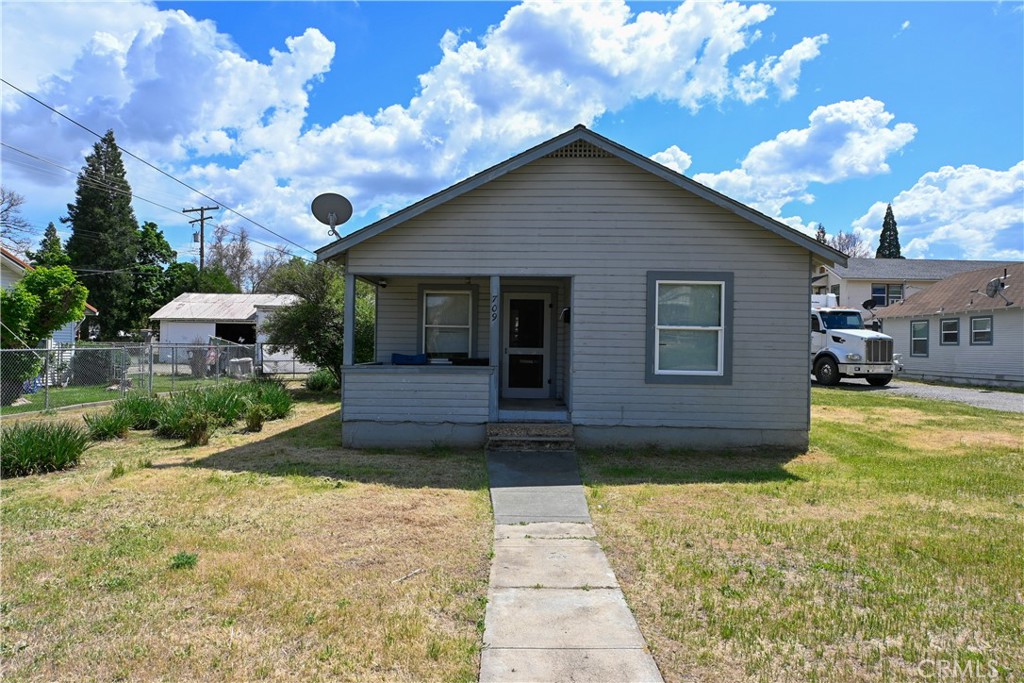 709 Lane St Property Photo 5