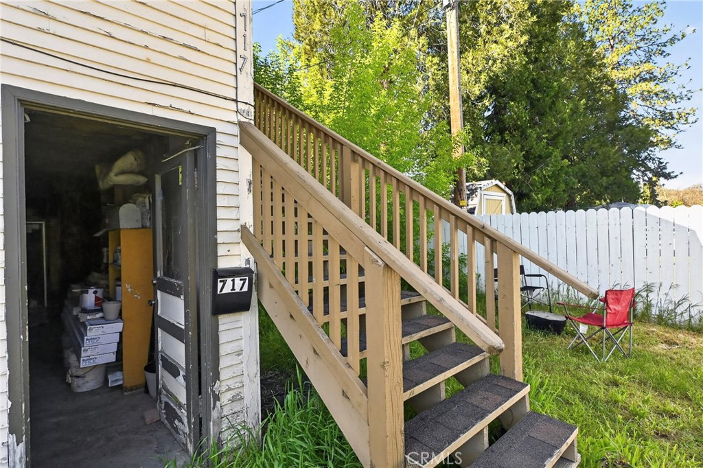 709 Lane St Property Photo 33