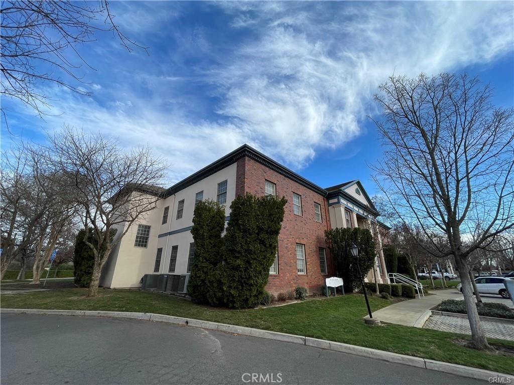 80 Independence Circle 200 Property Photo 4