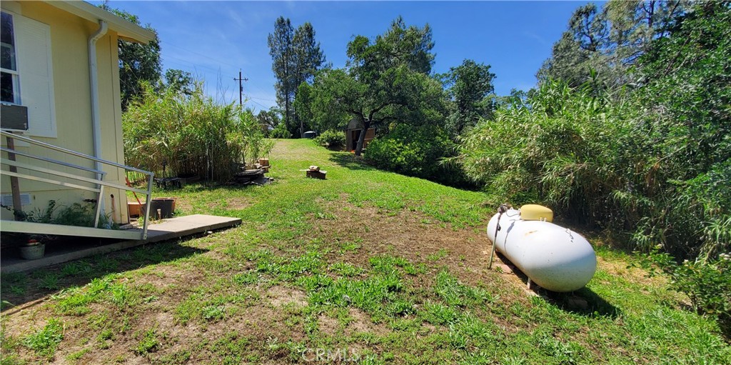 16080 Oakridge Property Photo 3