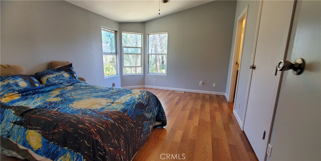 16080 Oakridge Property Photo 29