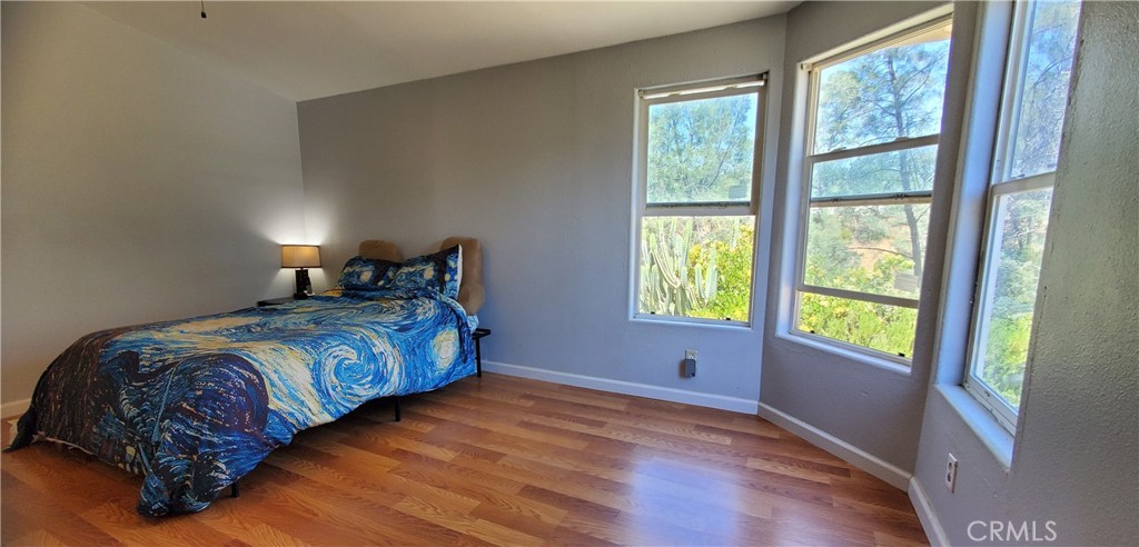 16080 Oakridge Property Photo 30