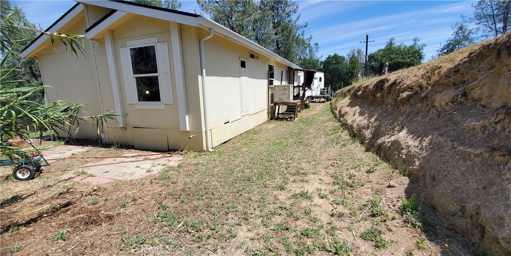 16080 Oakridge Property Photo 33