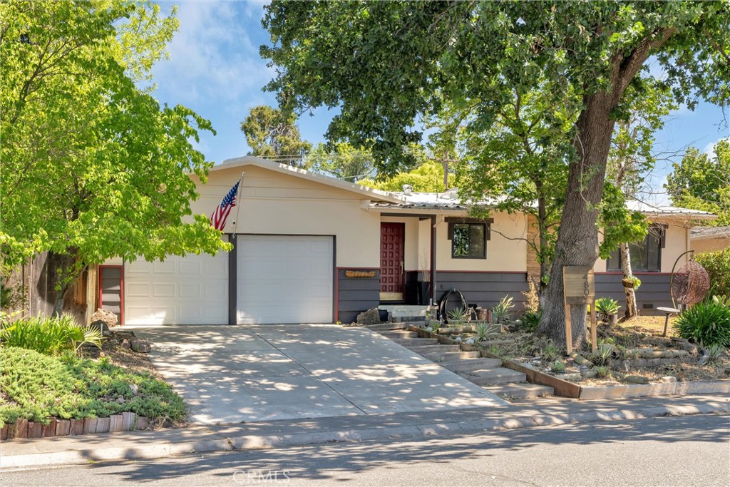 480 Redwood Way Property Photo 1