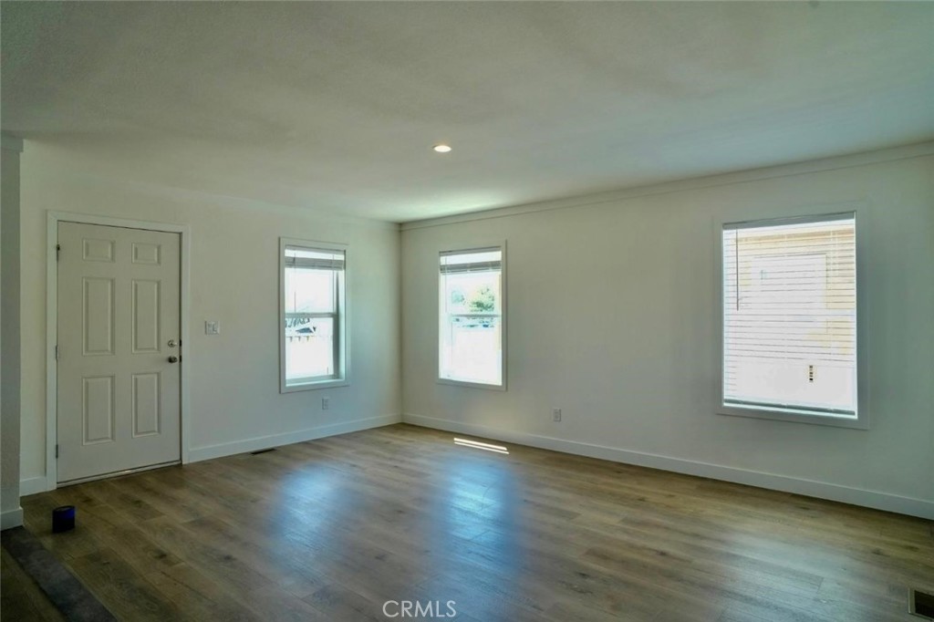 643 5th Street Property Photo 8