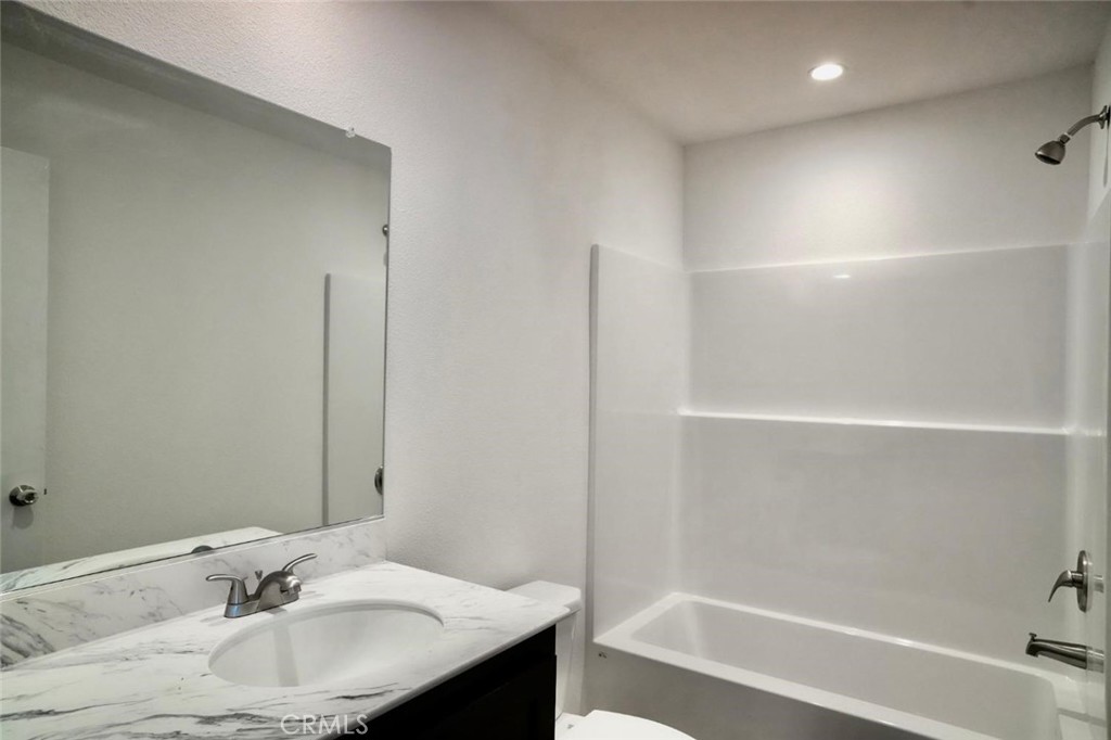 643 5th Street Property Photo 14