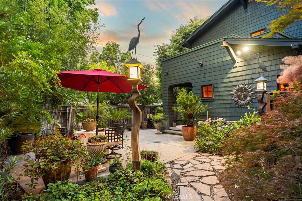 1253 Woodland Avenue Property Photo 4