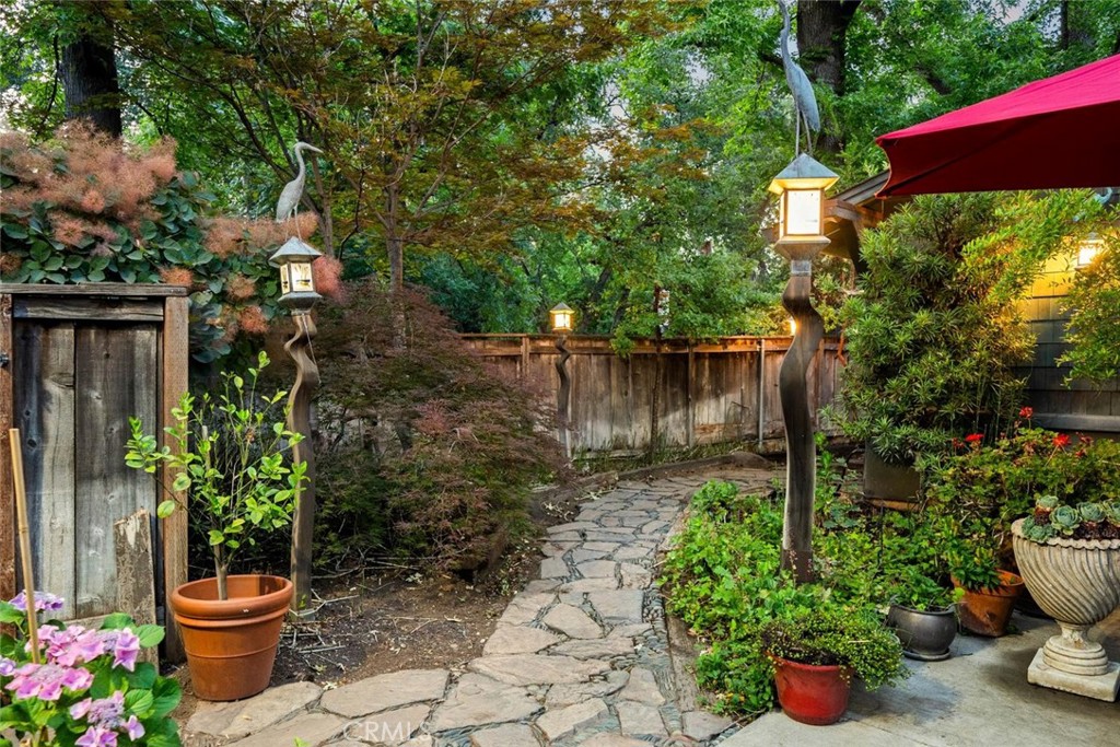 1253 Woodland Avenue Property Photo 24