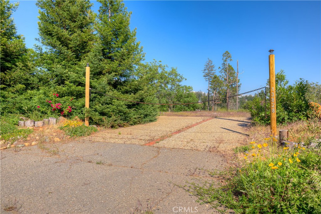 13828 Andover Property Photo 12