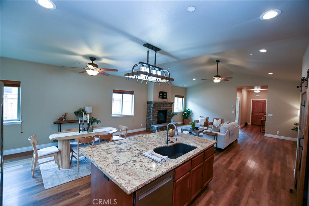 1654 Desert Spring Property Photo 3