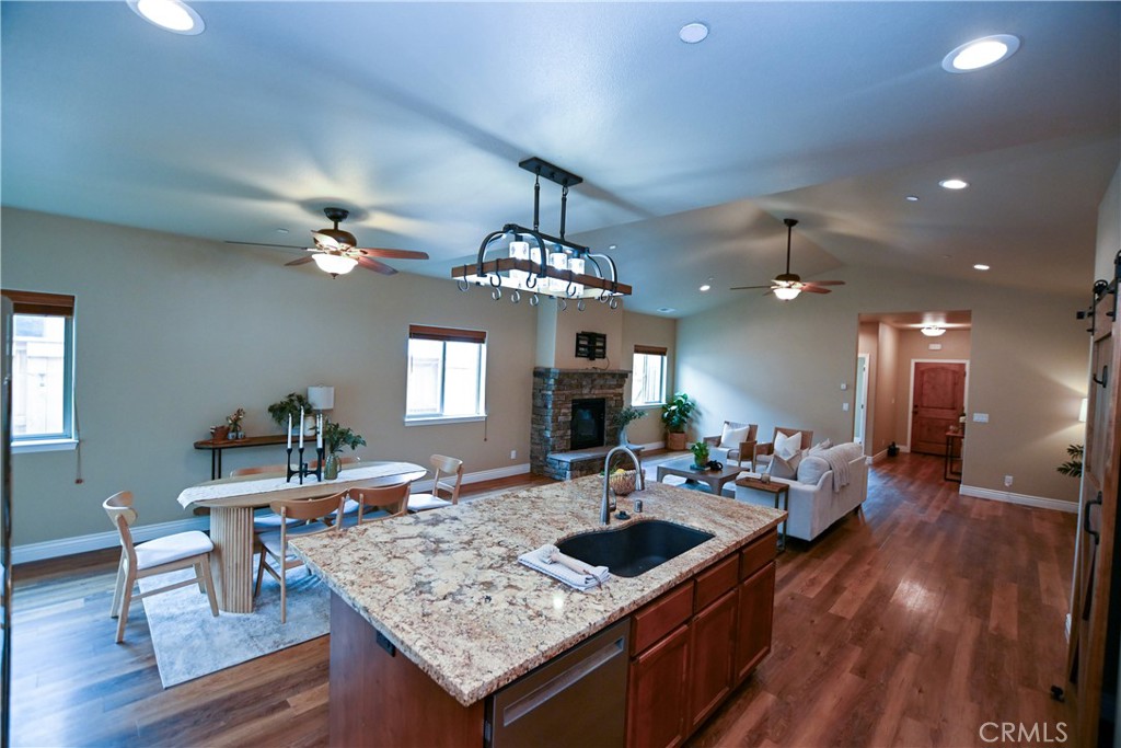 1654 Desert Spring Property Photo 3