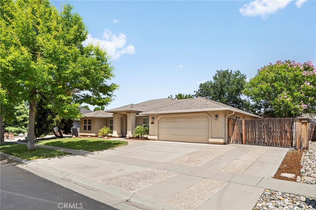 105 Emerald Lake Court Property Photo 3