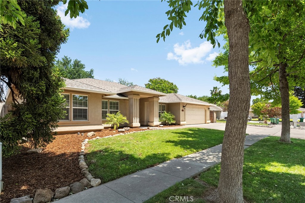 105 Emerald Lake Court Property Photo 4