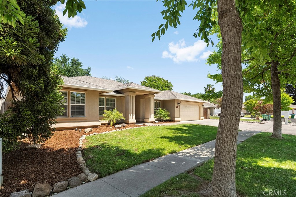 105 Emerald Lake Court Property Photo 4