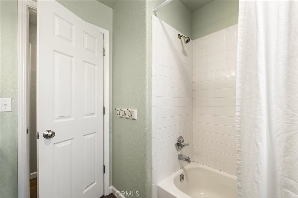 105 Emerald Lake Court Property Photo 31