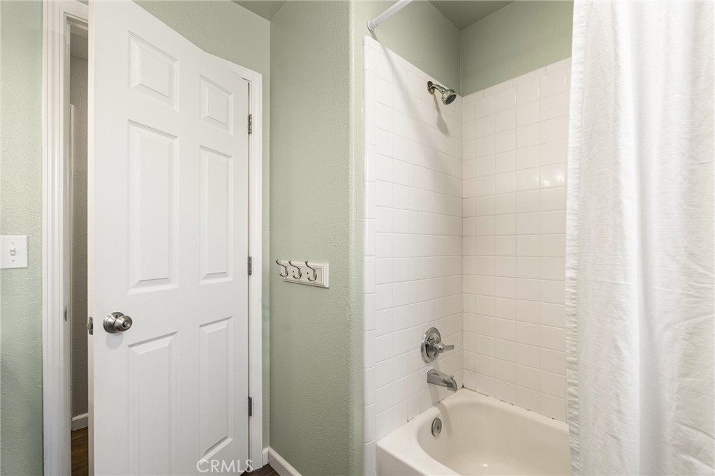 105 Emerald Lake Court Property Photo 31