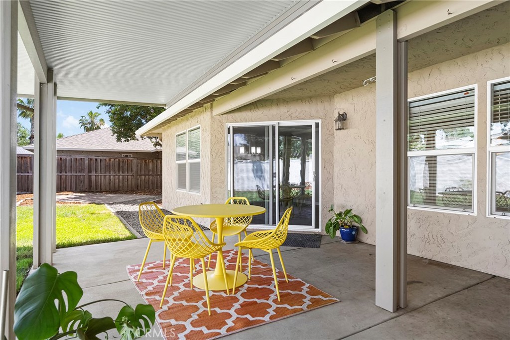 105 Emerald Lake Court Property Photo 38